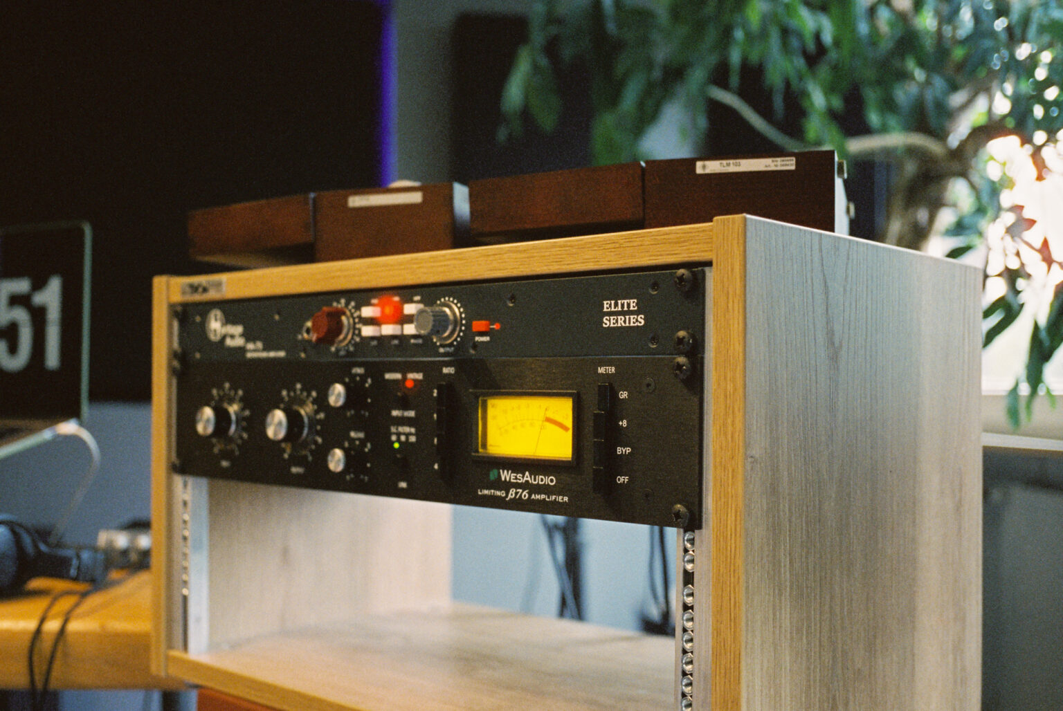Analoger Kompressor im Rack